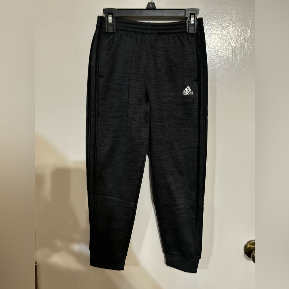 Boys Sz 7. Adidas Sweatpants